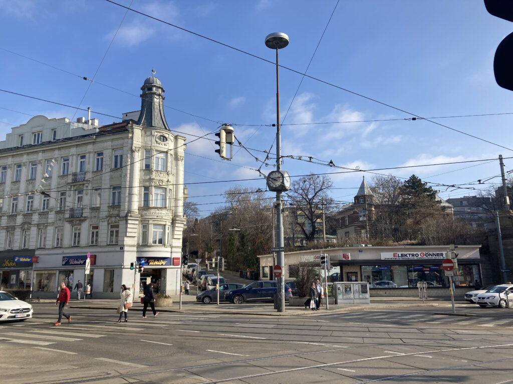 Gersthofer Platz: Zentraler Lichtmast