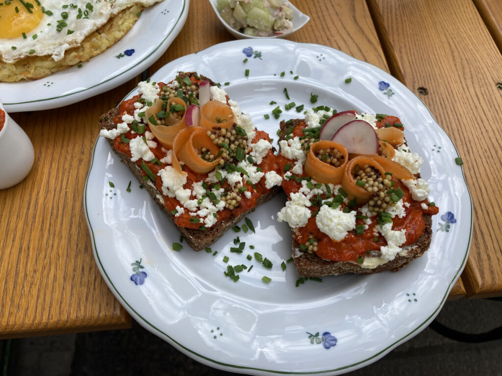 Markthummel Brot