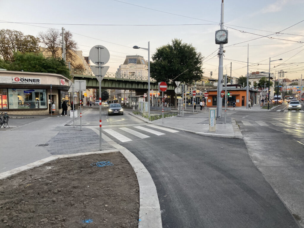 Nachher: Zebrastreifen beim "Tchibo"
