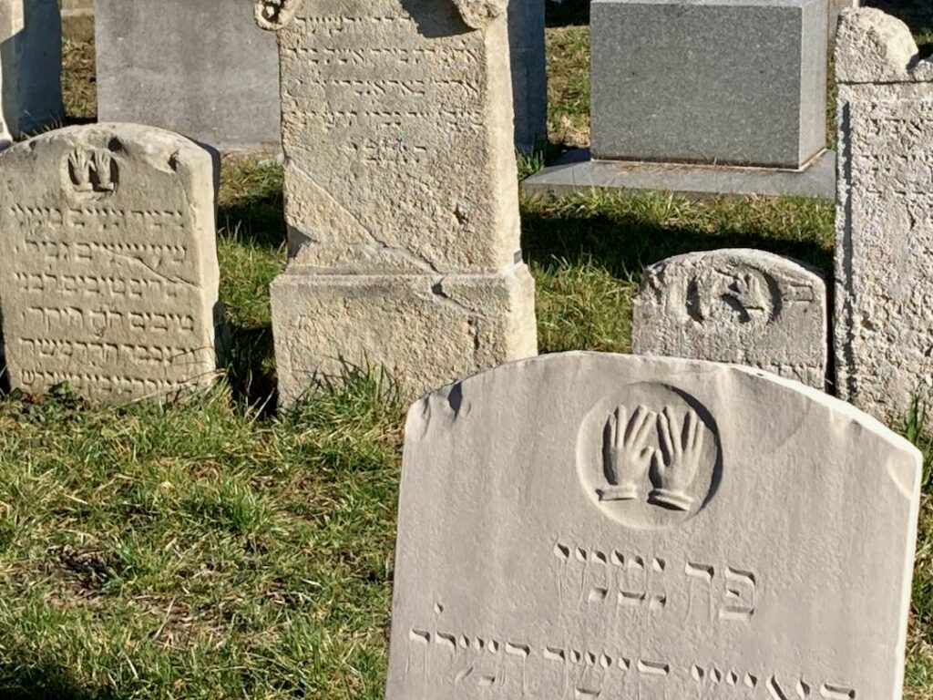 Jüdischer Friedhof Währing Hände