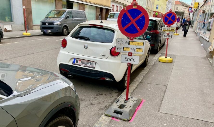 Sie fragen: Wieso steht das Parkverbots-Schild am Gehsteig?