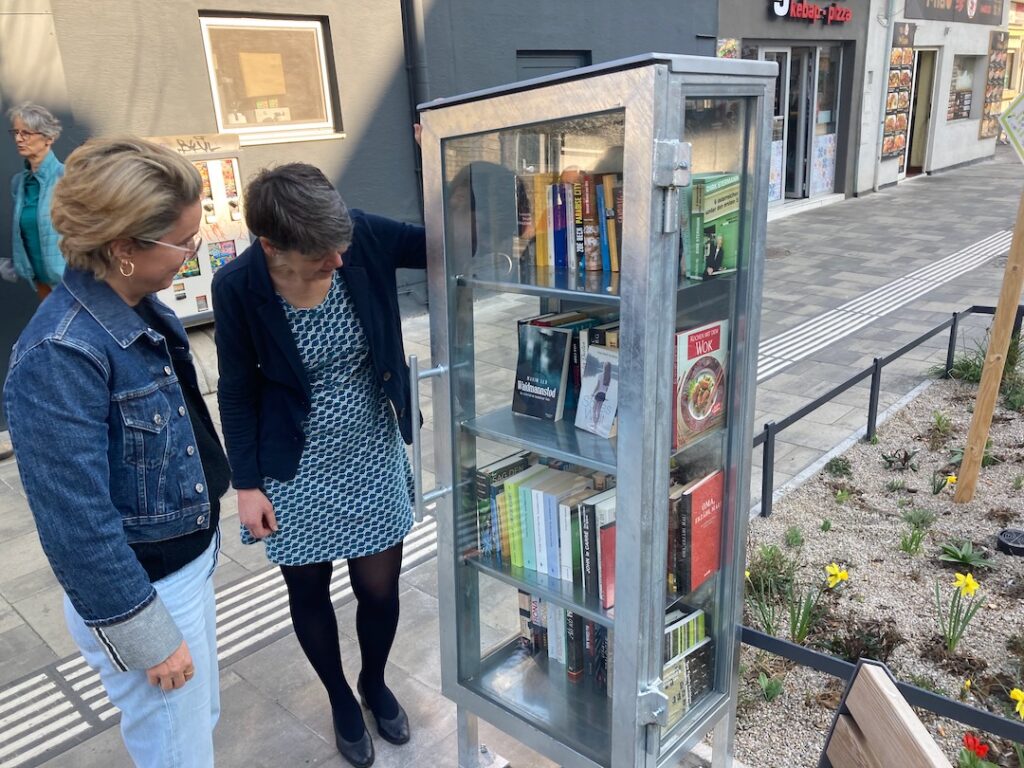 Bücherschrank Gersthofer Platz