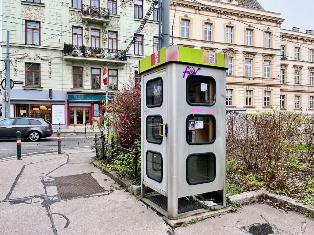 Bücherschrank Aumannplatz