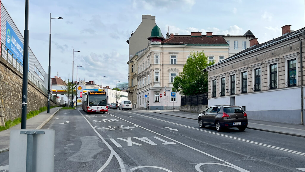 Autoverkehr Gersthofer Straße