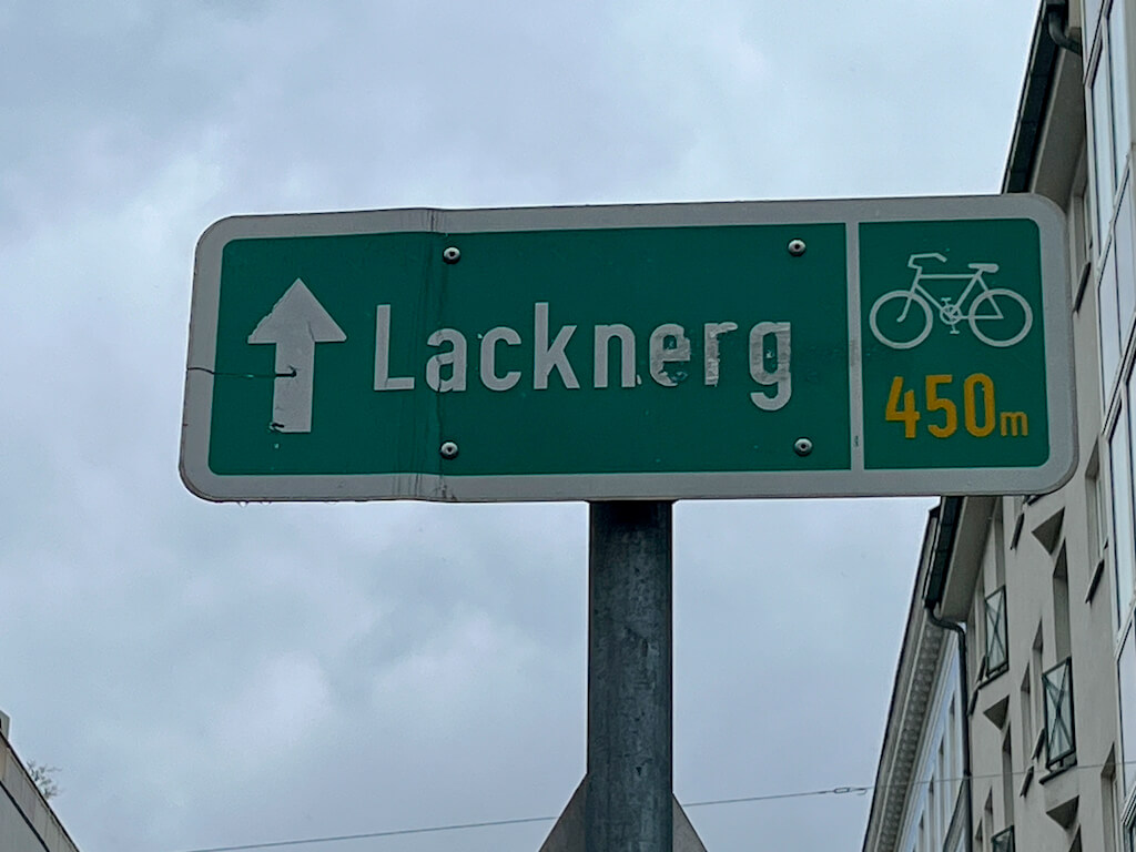 Radwegbeschilderung Lacknergasse
